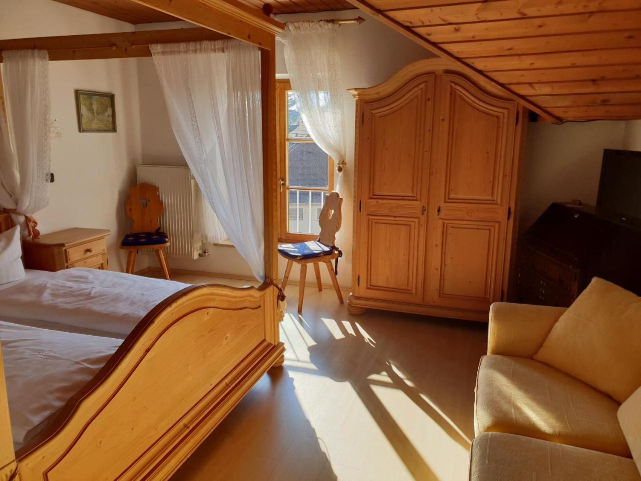Landgasthof Bock Hotell Gauting Eksteriør bilde